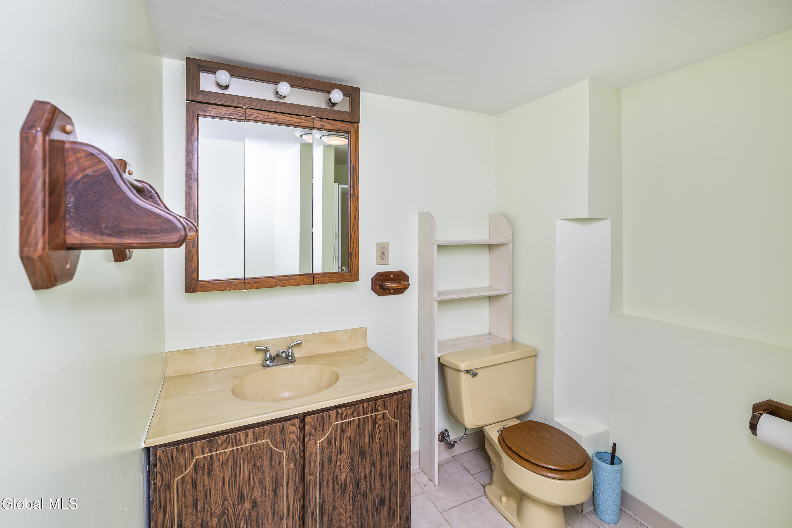 1704 Us Route 9w Selkirk NY 12158