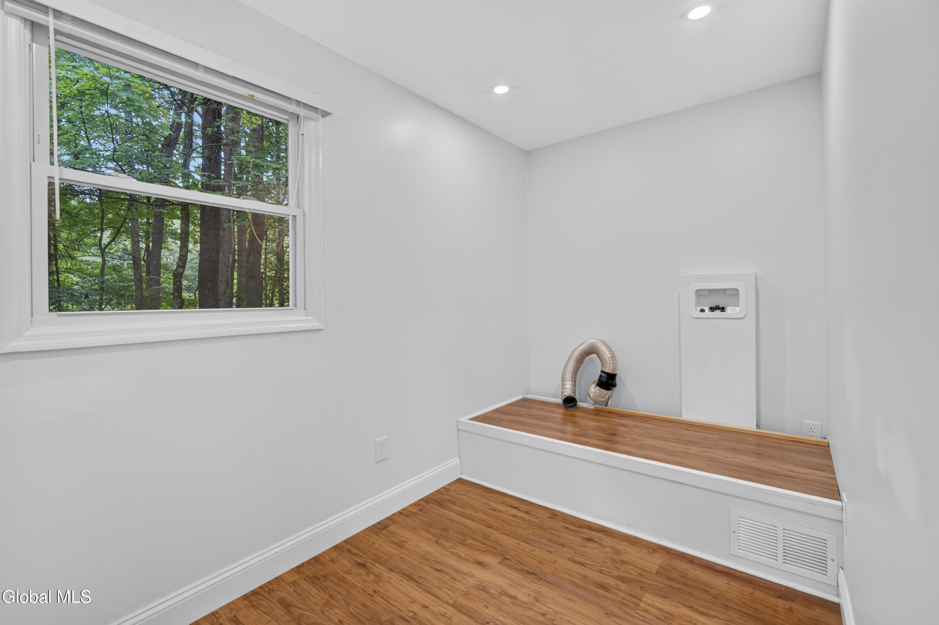 8 Cedarcrest Drive Saratoga Springs NY 12866