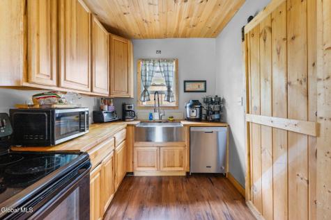 2 W 10th Avenue Gloversville NY 12078