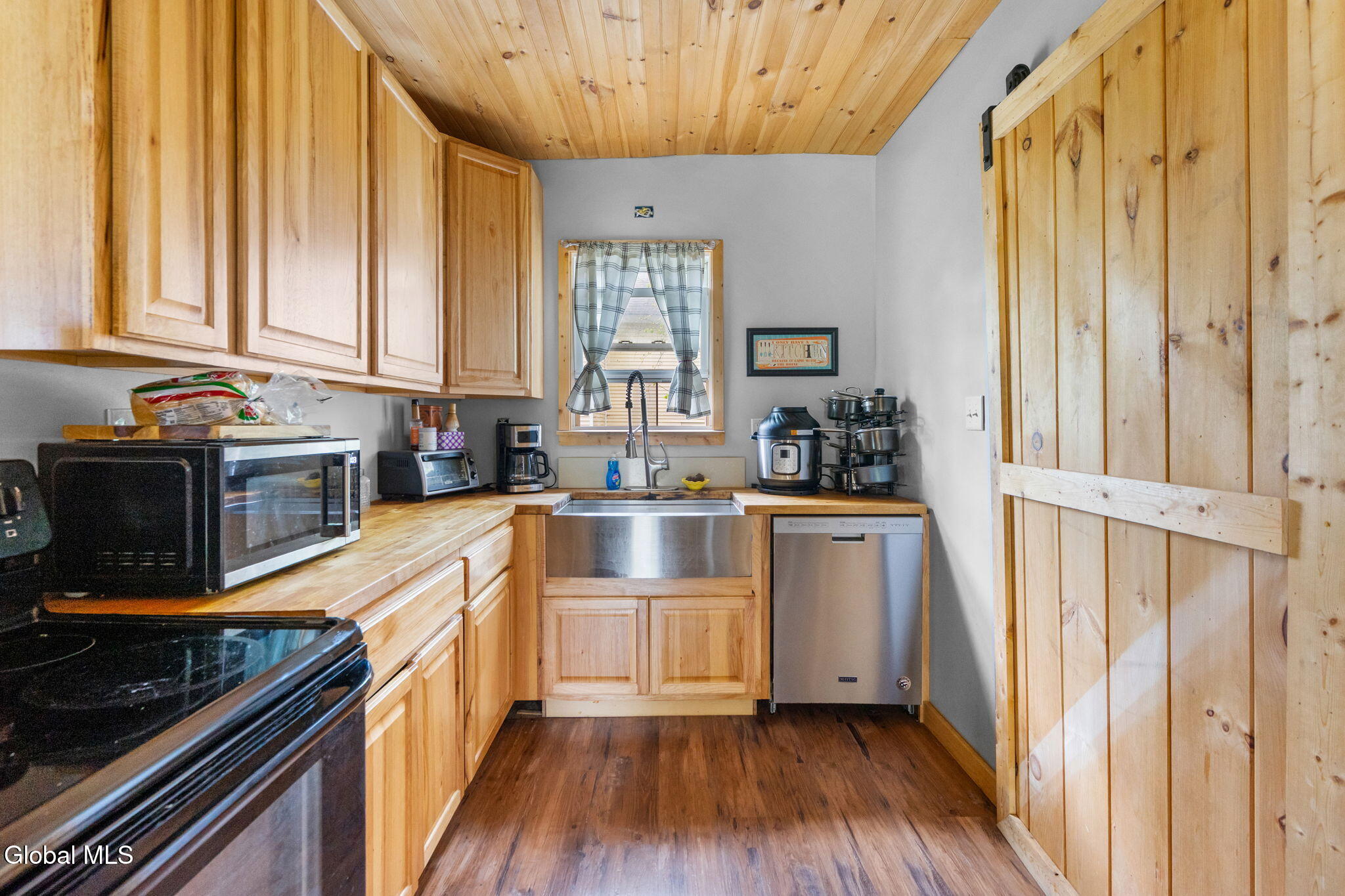 2 W 10th Avenue Gloversville NY 12078