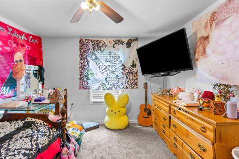 2 W 10th Avenue Gloversville NY 12078