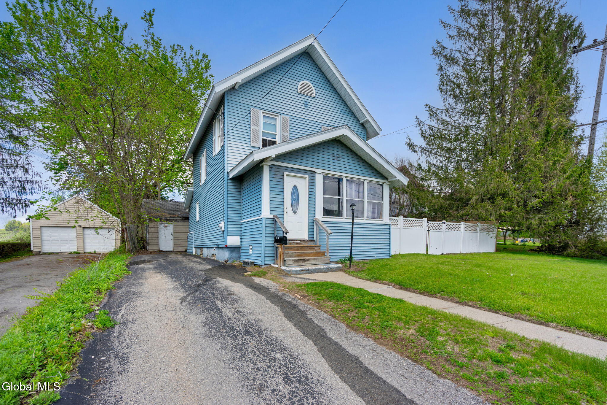 2 W 10th Avenue Gloversville NY 12078