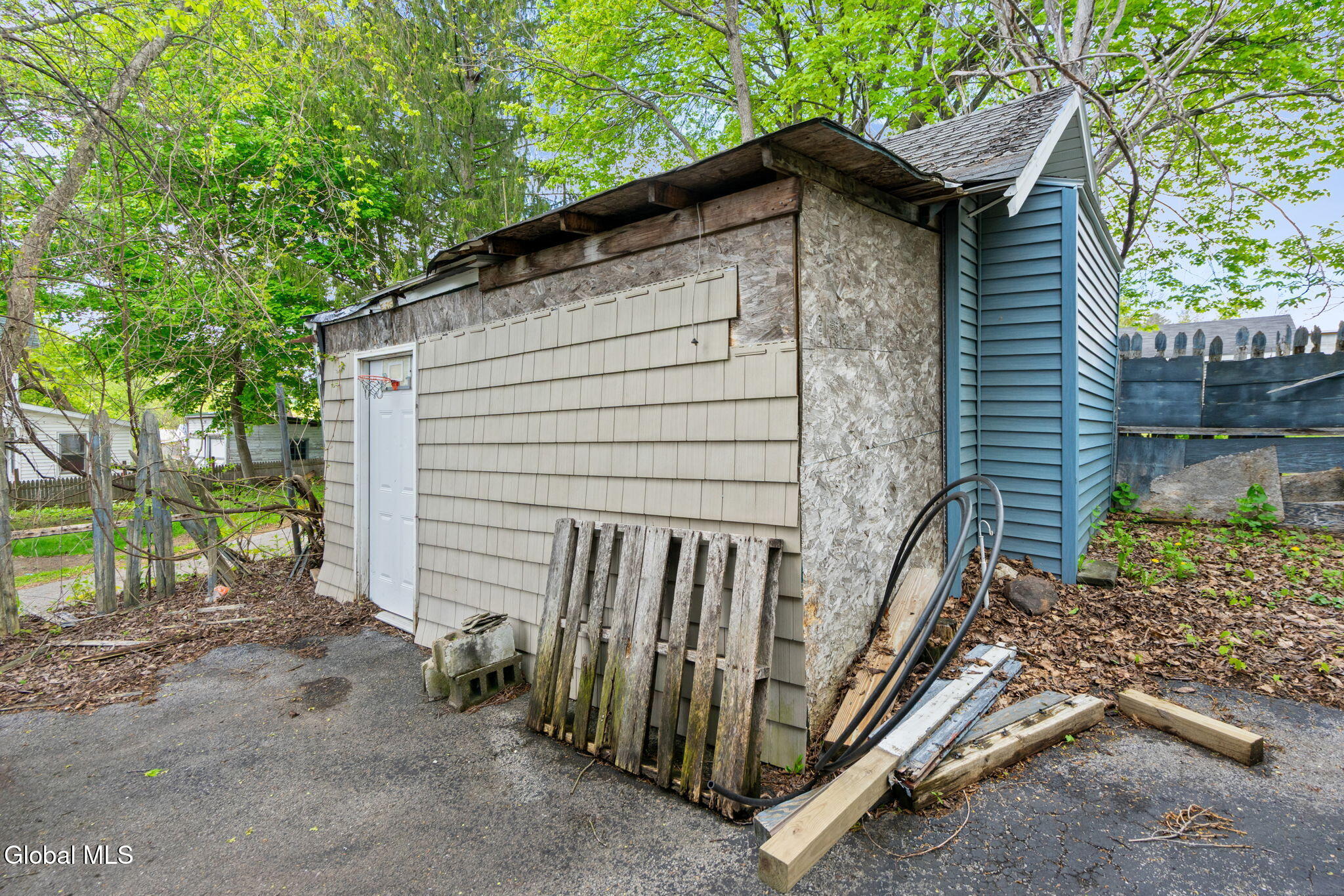 2 W 10th Avenue Gloversville NY 12078