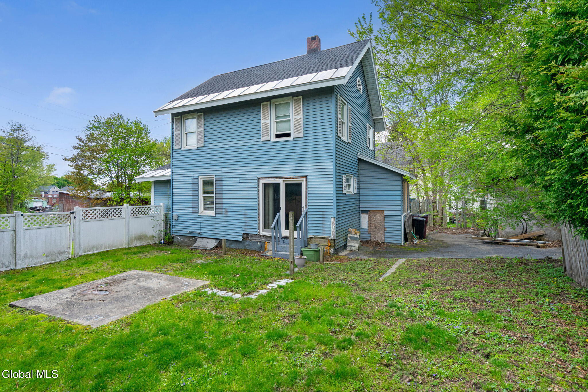 2 W 10th Avenue Gloversville NY 12078