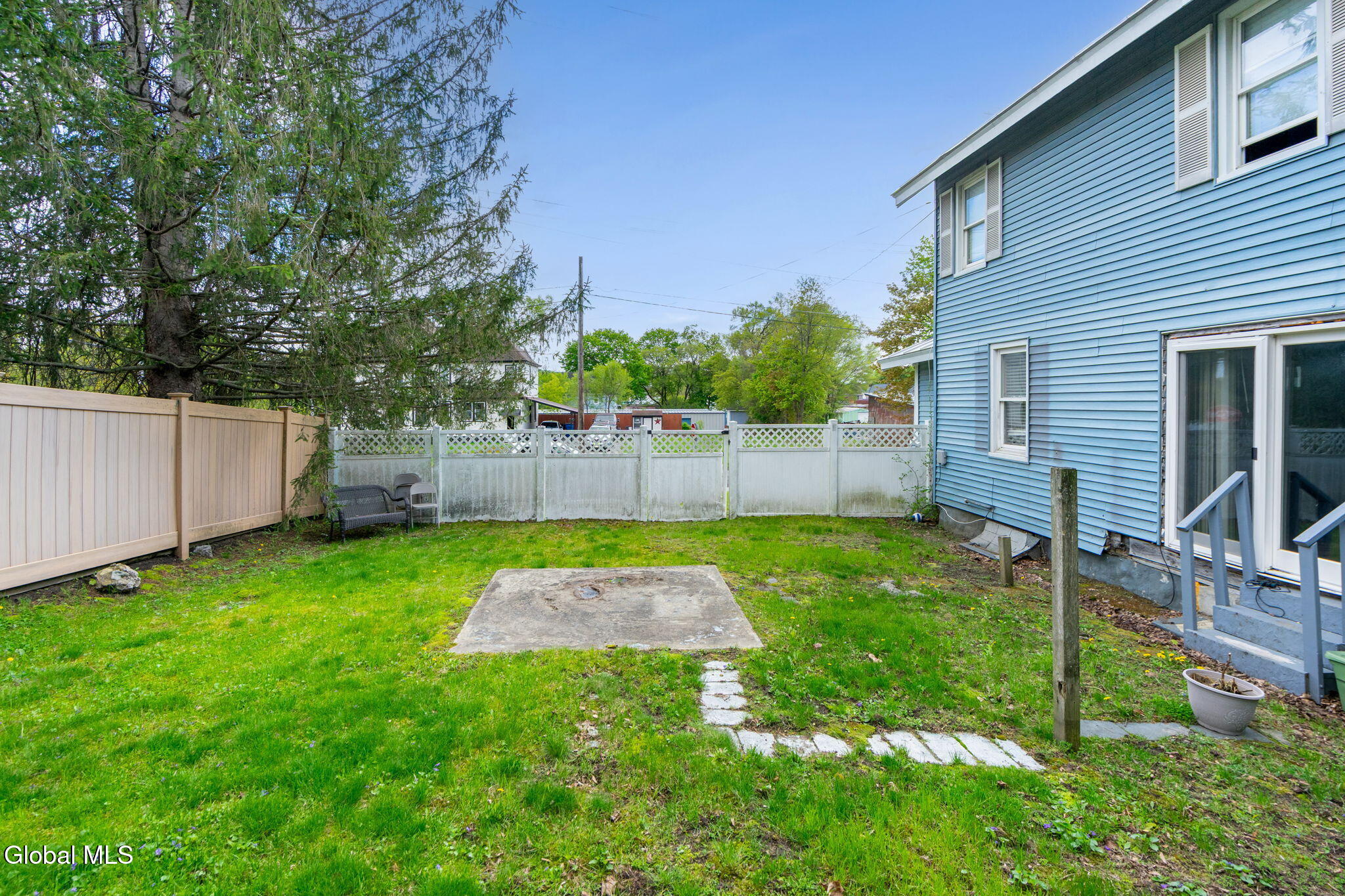 2 W 10th Avenue Gloversville NY 12078