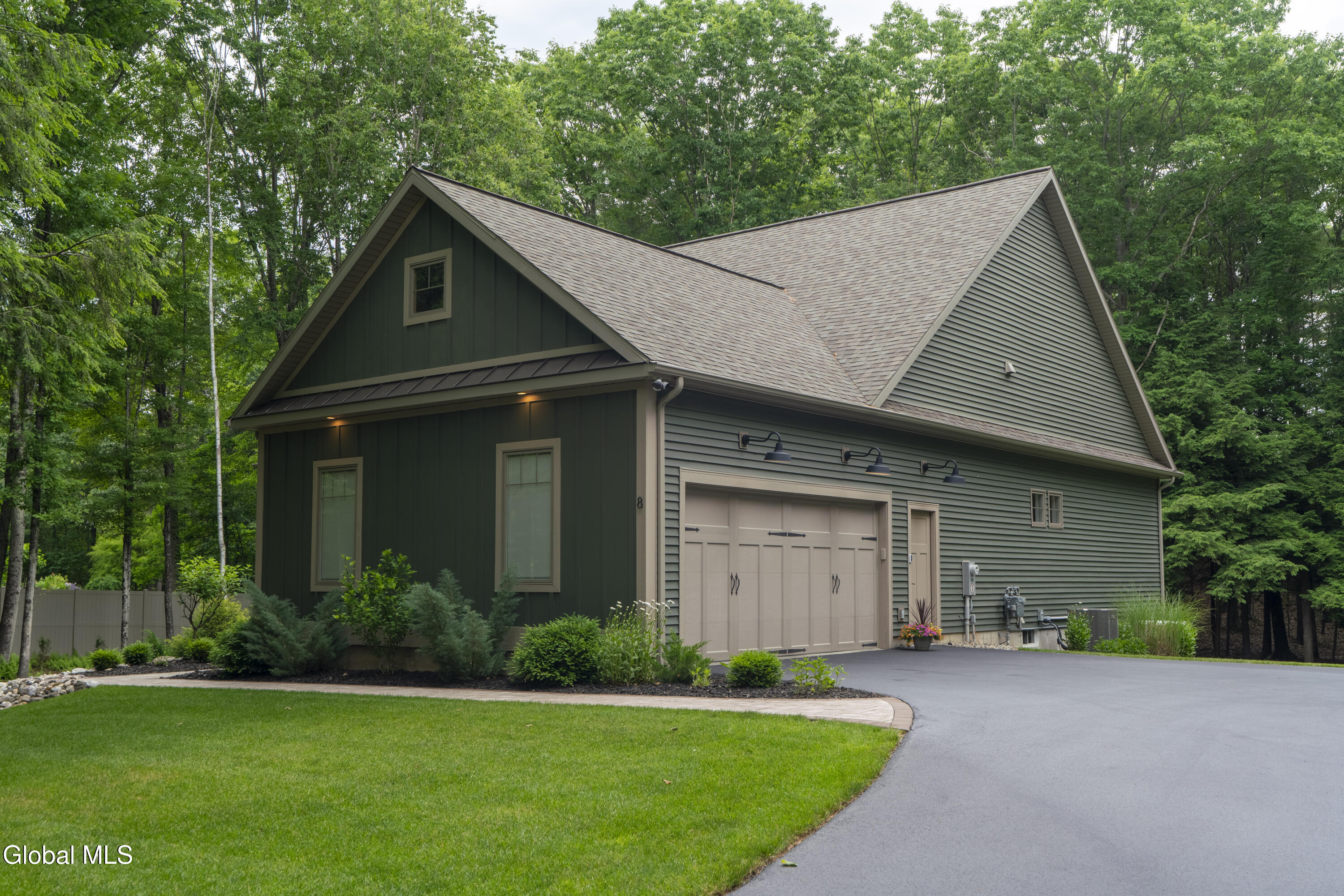 8 Caitlin Court Saratoga Springs NY 12866