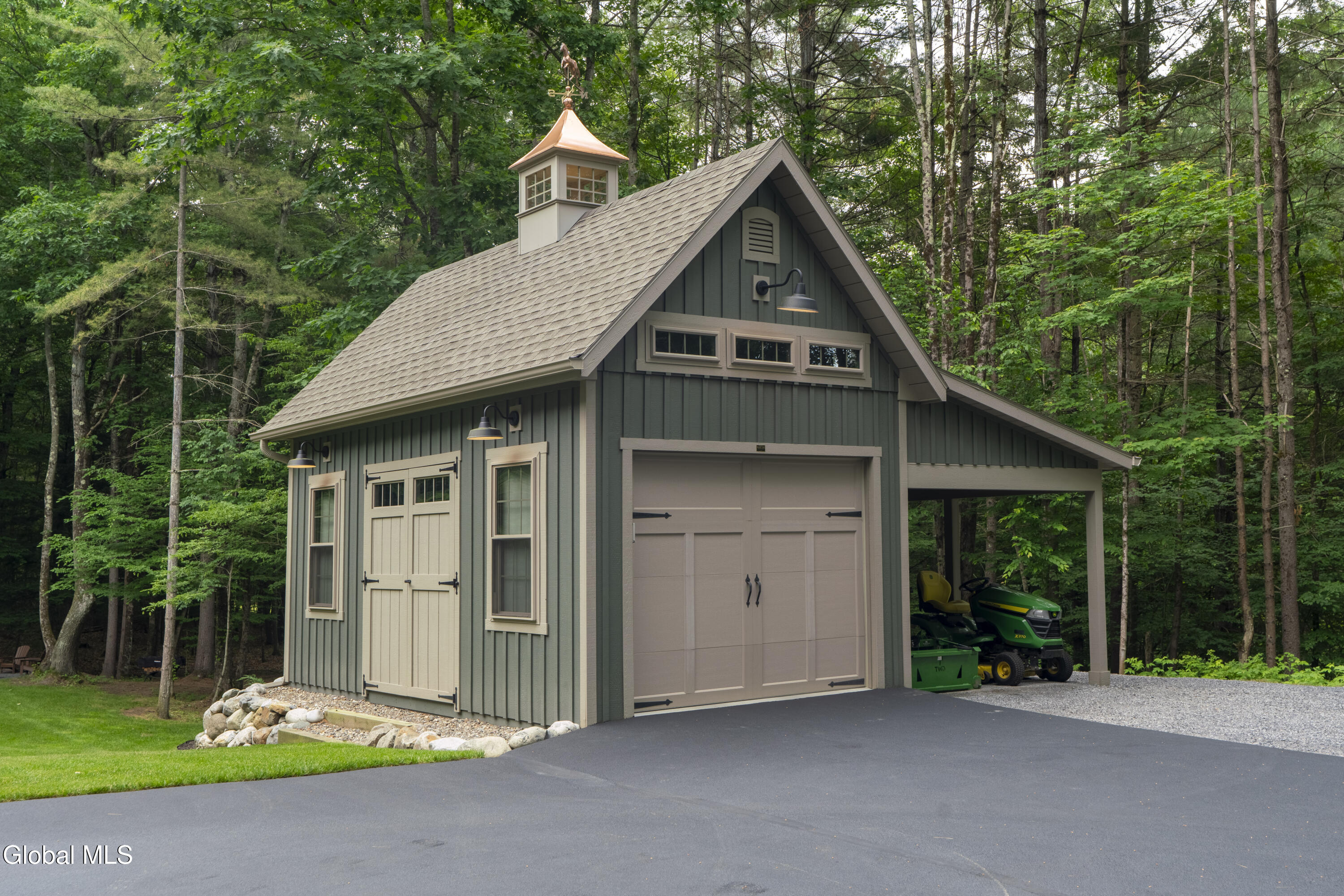 8 Caitlin Court Saratoga Springs NY 12866
