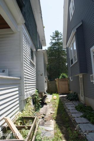 275 W Lawrence Street Albany NY 12208