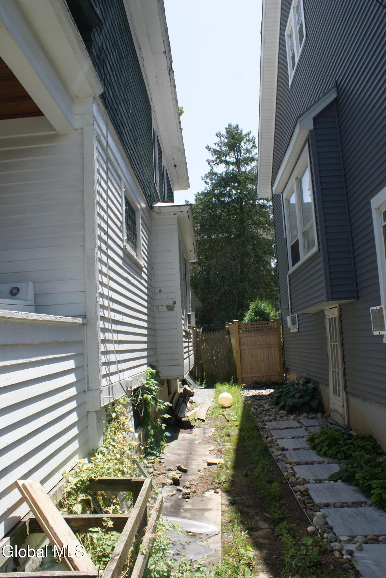 275 W Lawrence Street Albany NY 12208