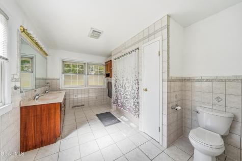 1460 Van Antwerp Road Niskayuna NY 12309