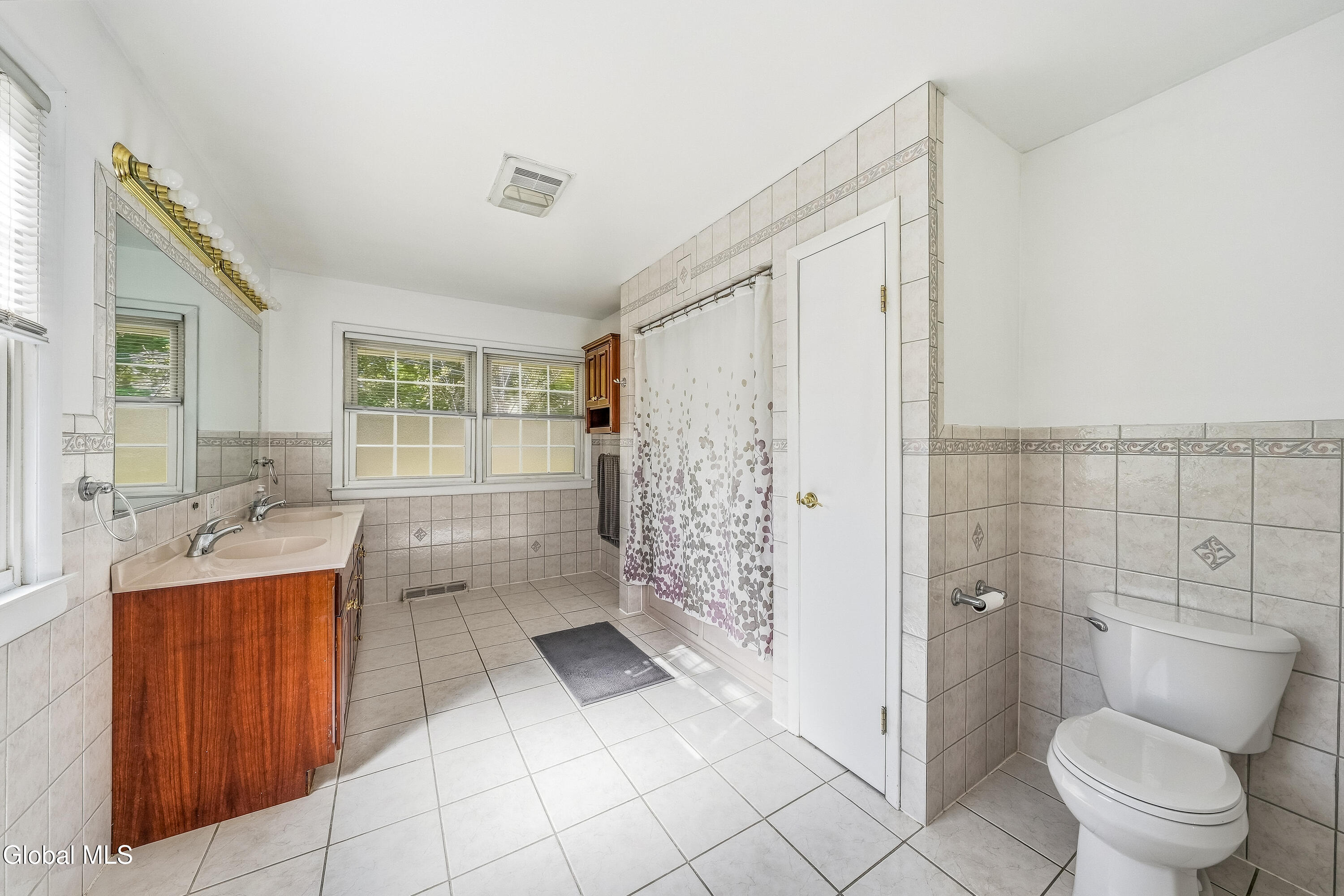 1460 Van Antwerp Road Niskayuna NY 12309