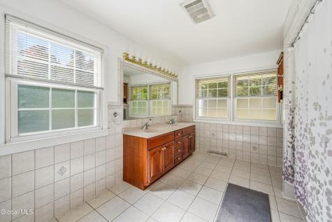 1460 Van Antwerp Road Niskayuna NY 12309