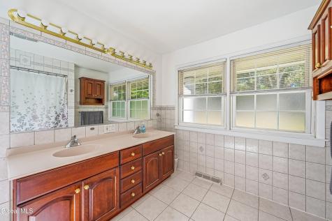 1460 Van Antwerp Road Niskayuna NY 12309
