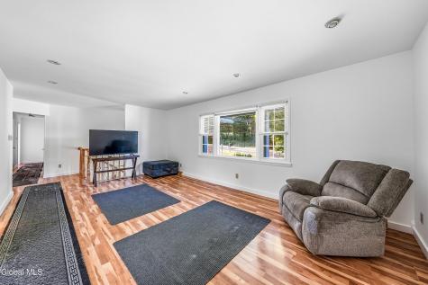 1460 Van Antwerp Road Niskayuna NY 12309