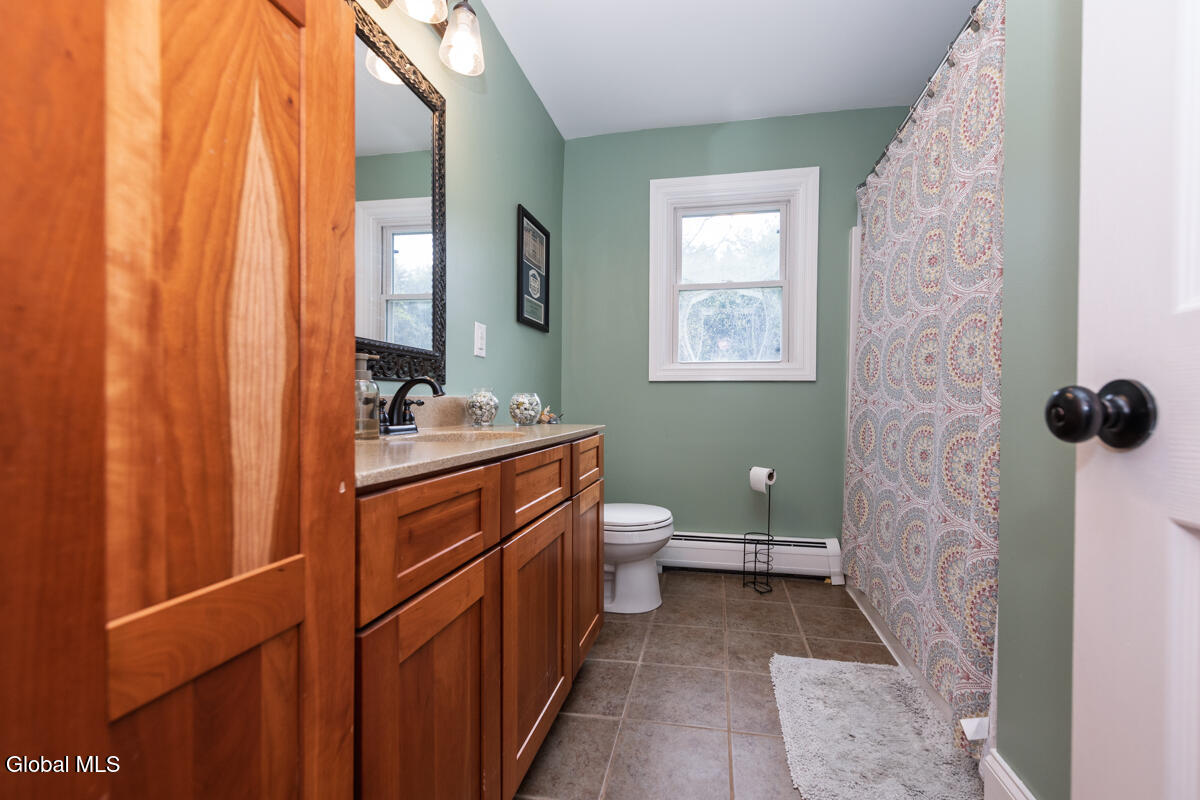 124 Gi Road Altamont NY 12009