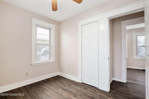 862 Thompson Street Schenectady NY 12306