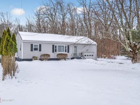 971 Kings Road Colonie NY 12303