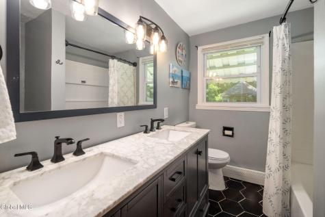 19 Newcastle Road Halfmoon NY 12065