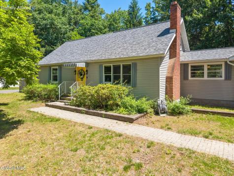 19 Newcastle Road Halfmoon NY 12065