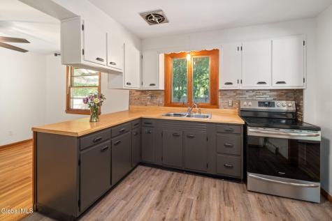 19 Newcastle Road Halfmoon NY 12065