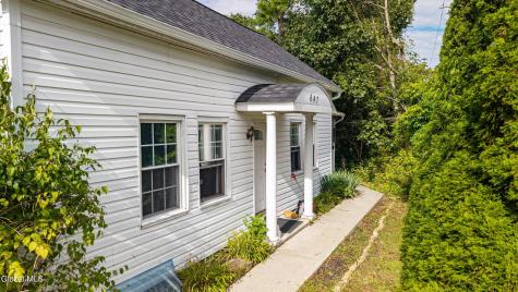 647 Saratoga Road Glenville NY 12302