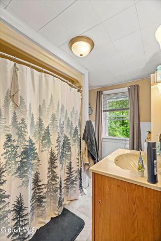 647 Saratoga Road Glenville NY 12302