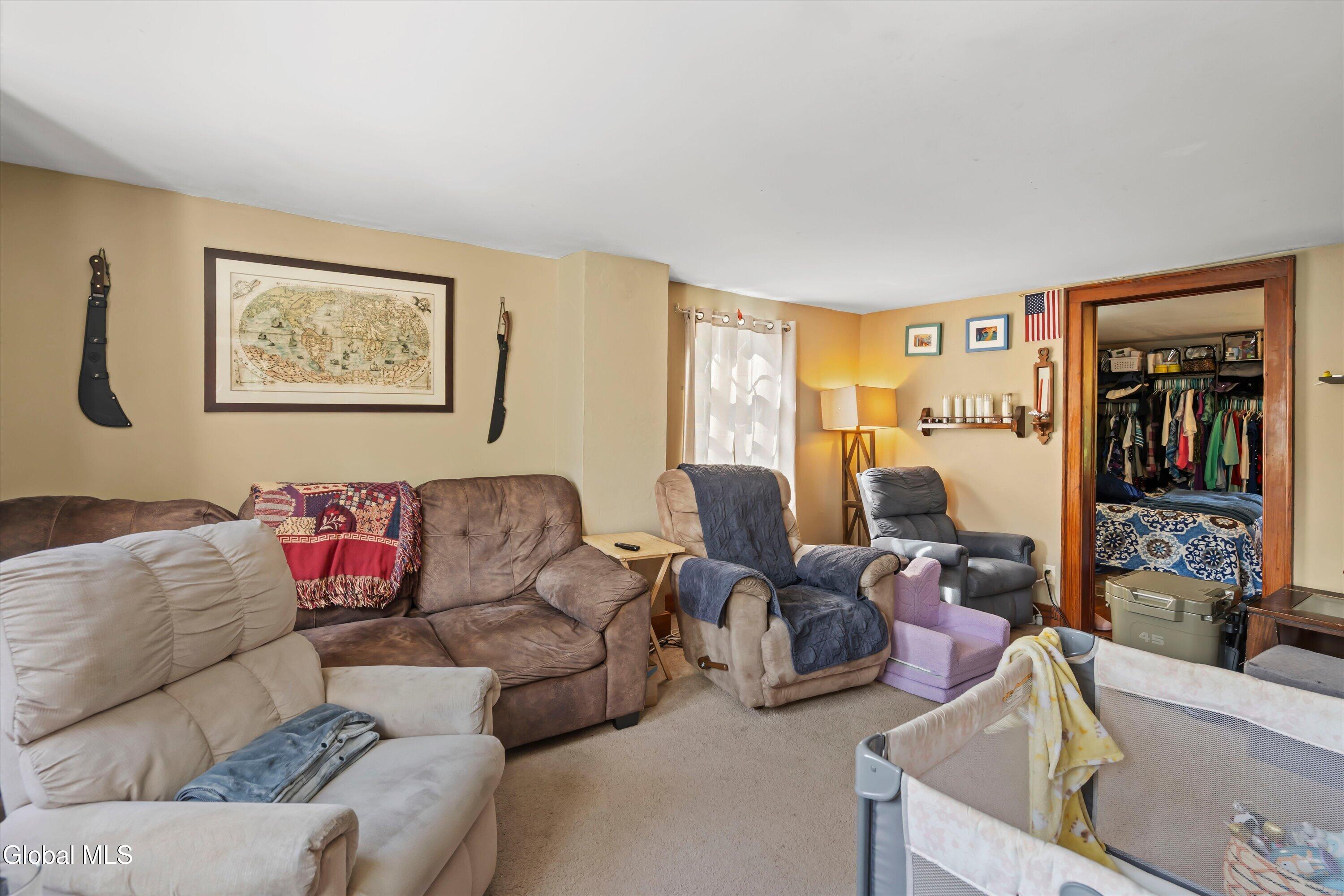 647 Saratoga Road Glenville NY 12302