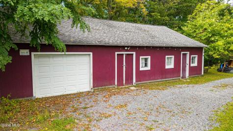 647 Saratoga Road Glenville NY 12302