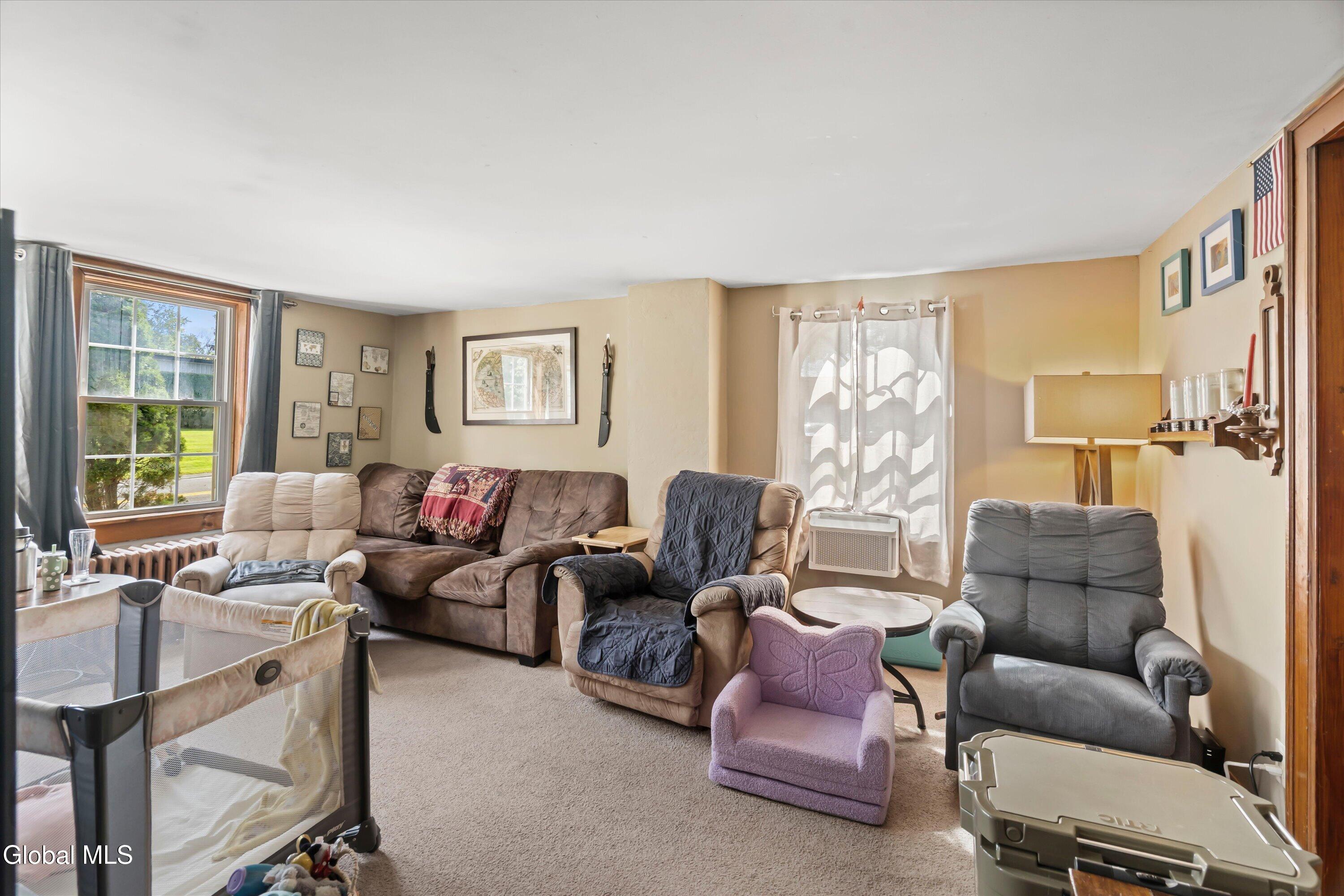 647 Saratoga Road Glenville NY 12302