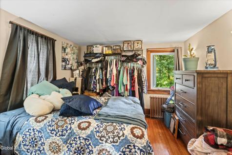 647 Saratoga Road Glenville NY 12302