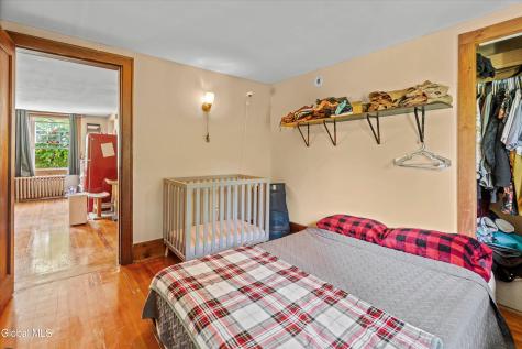 647 Saratoga Road Glenville NY 12302