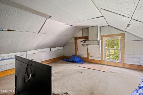 647 Saratoga Road Glenville NY 12302