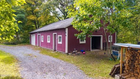647 Saratoga Road Glenville NY 12302