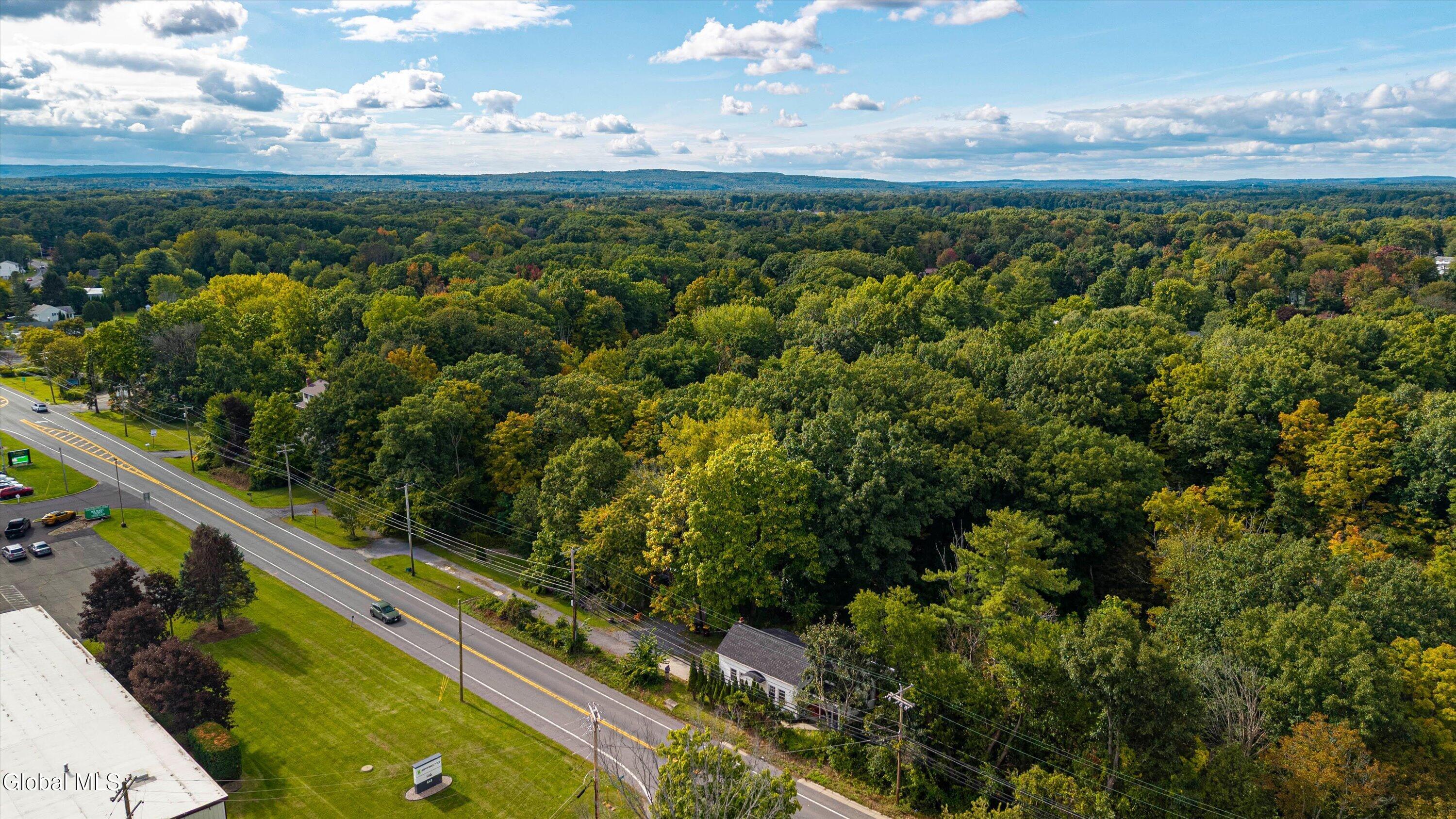 647 Saratoga Road Glenville NY 12302