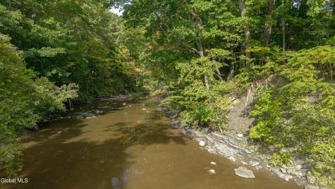 647 Saratoga Road Glenville NY 12302