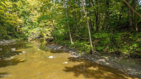 647 Saratoga Road Glenville NY 12302