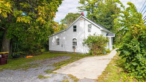 647 Saratoga Road Glenville NY 12302
