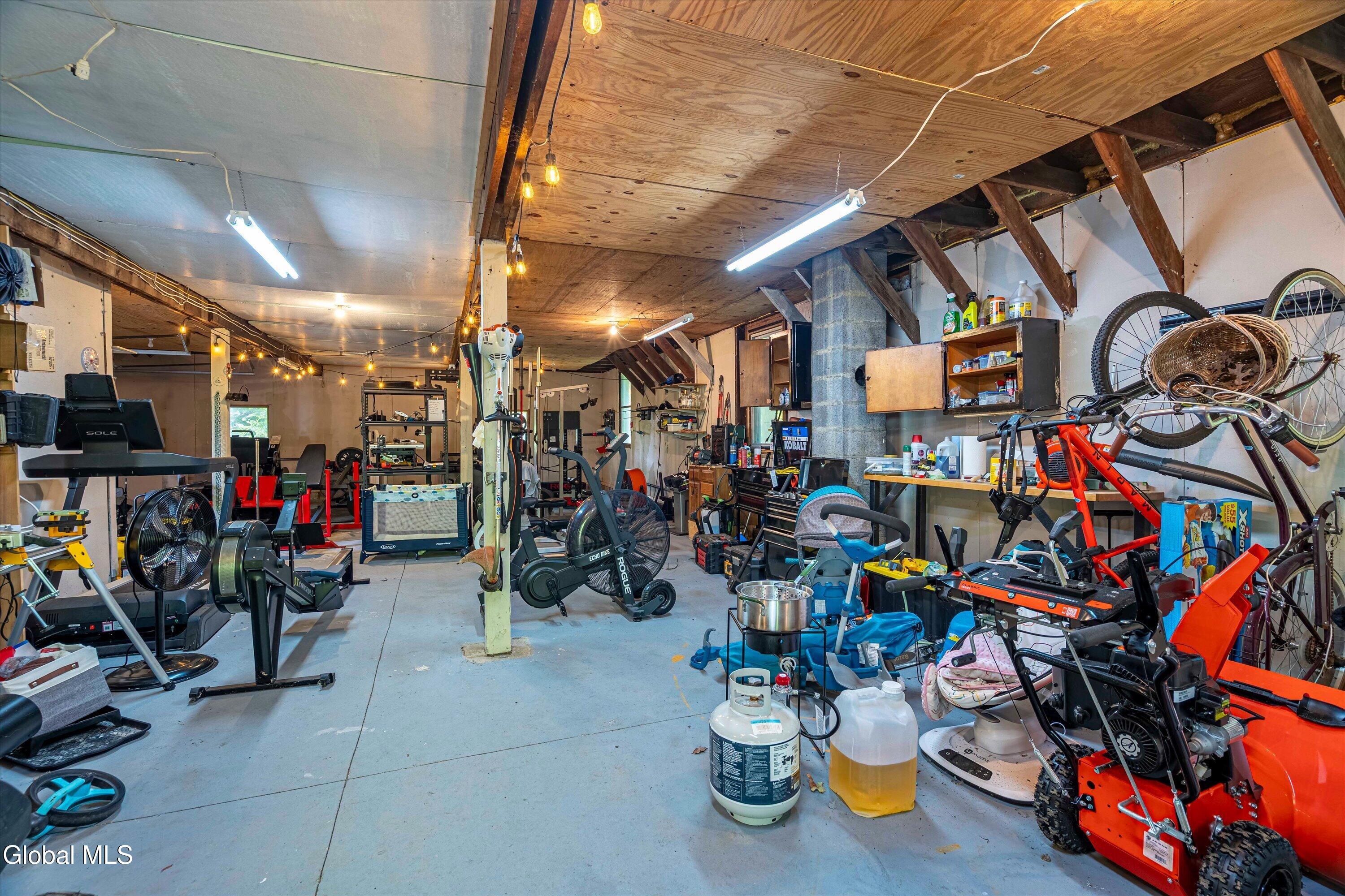 647 Saratoga Road Glenville NY 12302