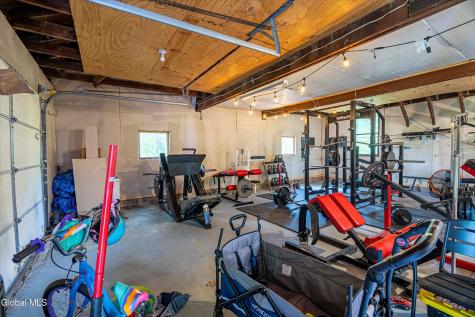 647 Saratoga Road Glenville NY 12302