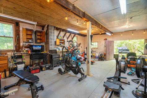 647 Saratoga Road Glenville NY 12302
