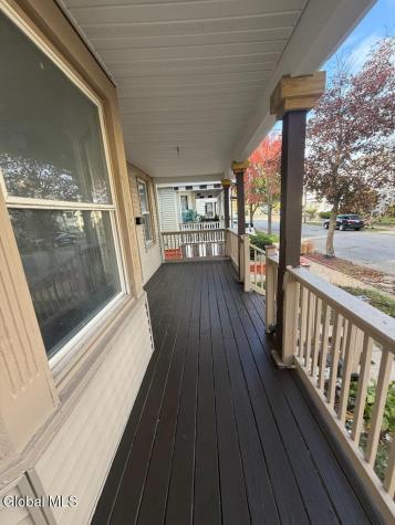 32 Elm Street Schenectady NY 12304