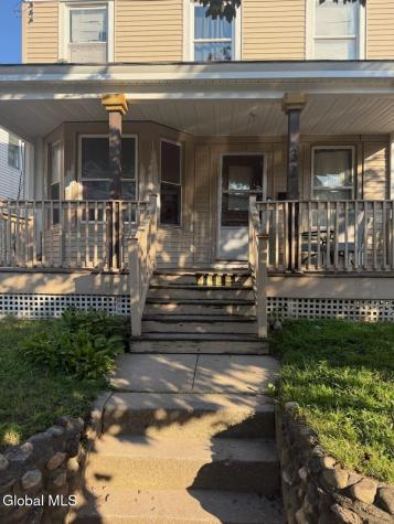 32 Elm Street Schenectady NY 12304