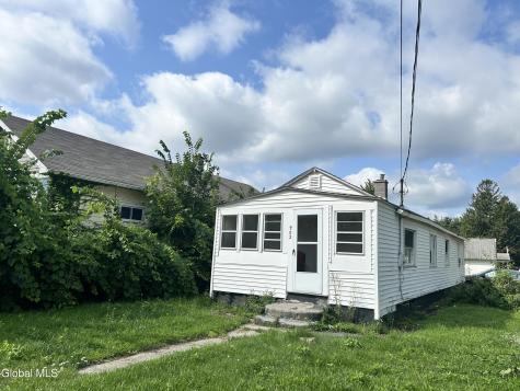 902 Draper Avenue Rotterdam NY 12306