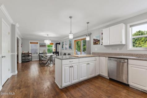 31 Concord Drive Saratoga Springs NY 12866