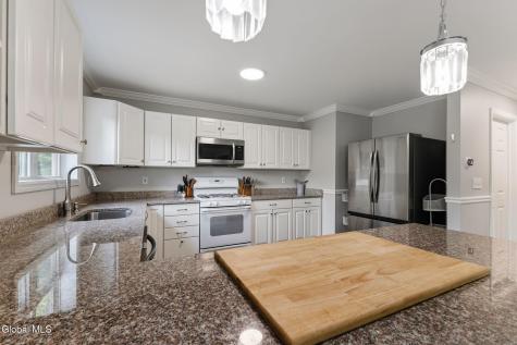 31 Concord Drive Saratoga Springs NY 12866
