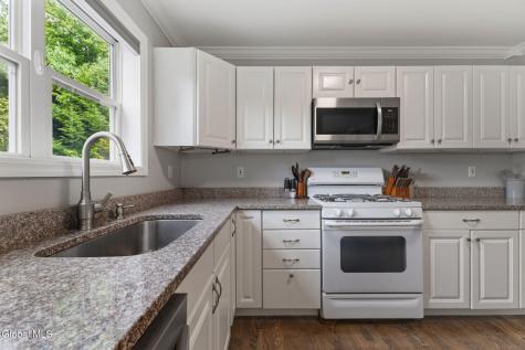 31 Concord Drive Saratoga Springs NY 12866