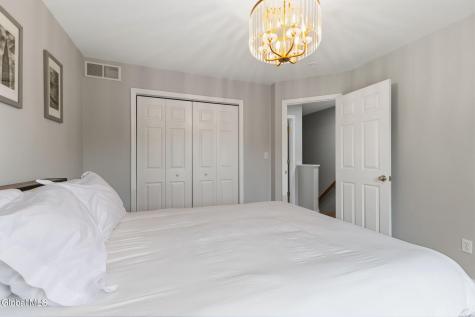 31 Concord Drive Saratoga Springs NY 12866