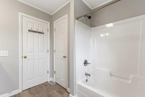 31 Concord Drive Saratoga Springs NY 12866