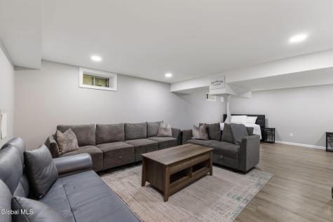 31 Concord Drive Saratoga Springs NY 12866