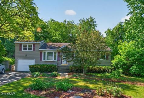 9 Chesebro Drive Schenectady NY 12309